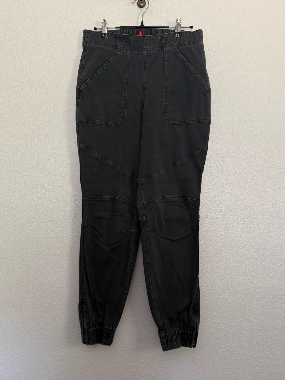 Spanx Stretch Twill Cargo Joggers Pants in Gray Large - Picture 2 of 6